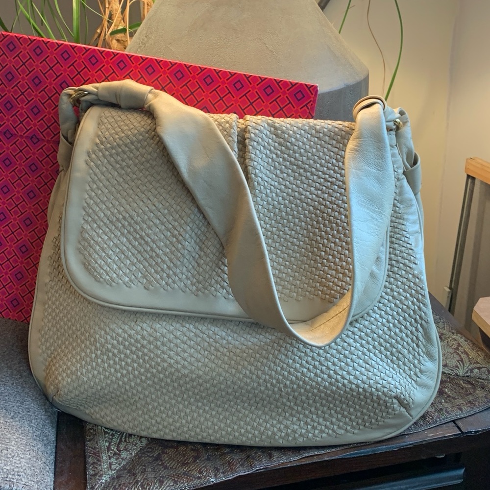 Authentic TORY BURCH Woven leather Flap shoulder bag - Picture 1 of 16